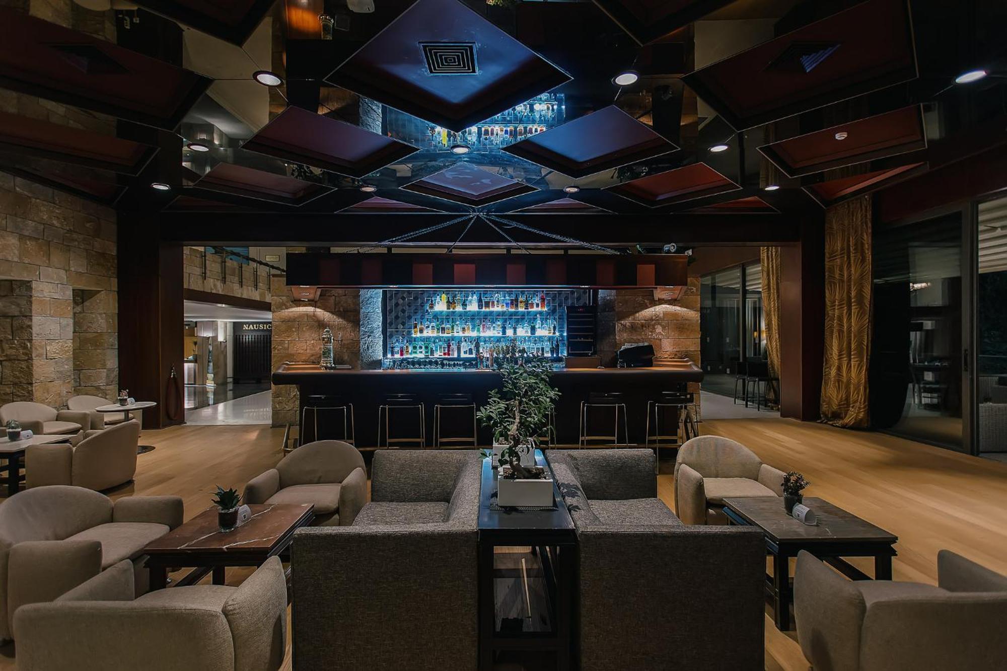 Corfu Holiday Palace Perama  Bagian luar foto The bar at the 101 lounge