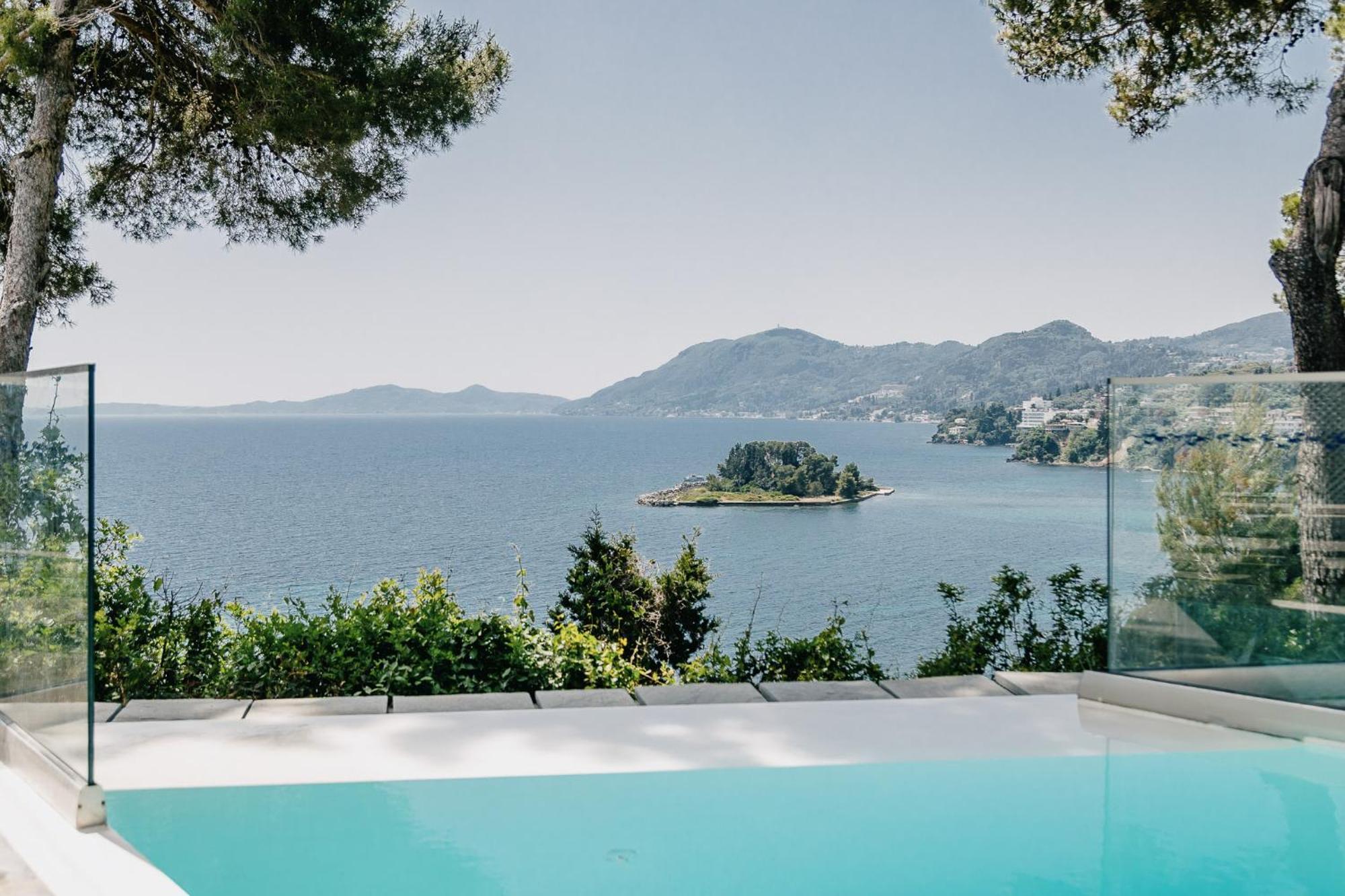 Corfu Holiday Palace Perama  Bagian luar foto View of the island from the mainland